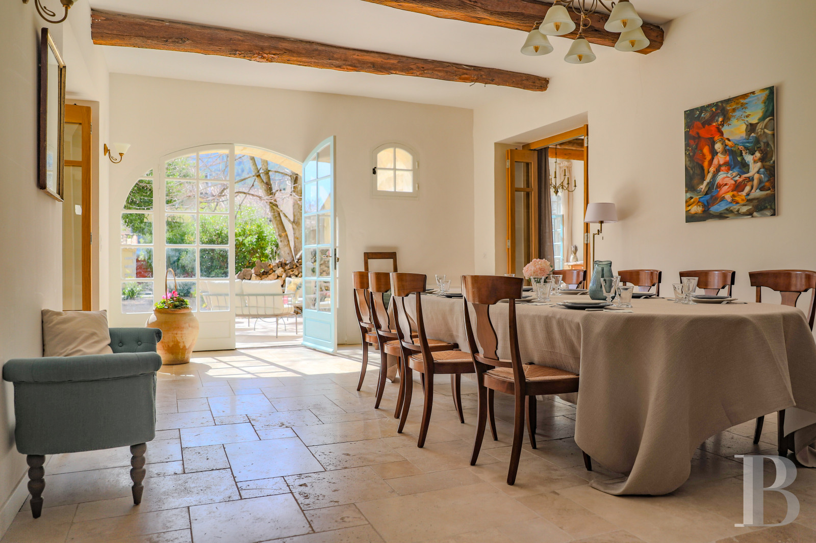 A family home with a garden in the village of Alleins, between Cavaillon and Salon-de-Provence - photo  n°5